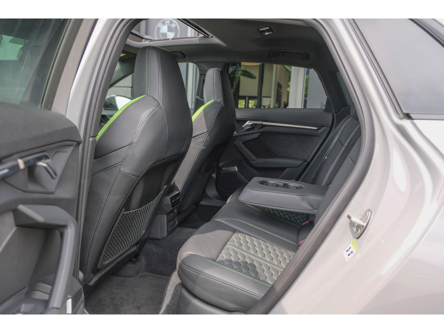 Audi RS3 Sportback 2.5 TFSI 400pk Quattro Hulk Panoramadak *BTW* Keramisch VOL! Massage B&O audio RS Dynamic