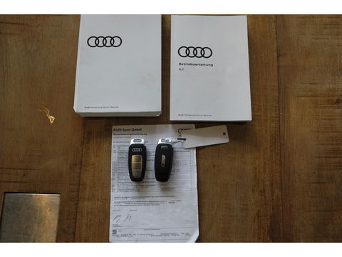 Audi RS3 Sportback 2.5 TFSI 400pk Quattro Hulk Panoramadak *BTW* Keramisch VOL! Massage B&O audio RS Dynamic