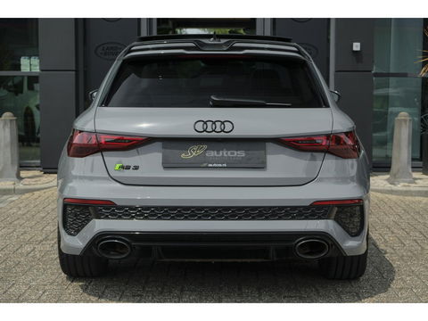 Audi RS3 Sportback 2.5 TFSI 400pk Quattro Hulk Panoramadak *BTW* Keramisch VOL! Massage B&O audio RS Dynamic