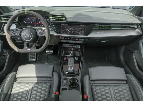 Audi RS3 Sportback 2.5 TFSI 400pk Quattro Hulk Panoramadak *BTW* Keramisch VOL! Massage B&O audio RS Dynamic