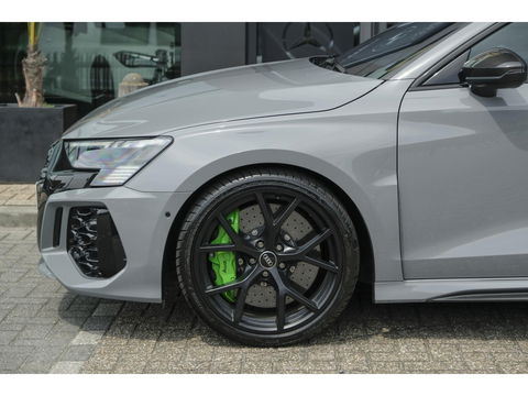 Audi RS3 Sportback 2.5 TFSI 400pk Quattro Hulk Panoramadak *BTW* Keramisch VOL! Massage B&O audio RS Dynamic
