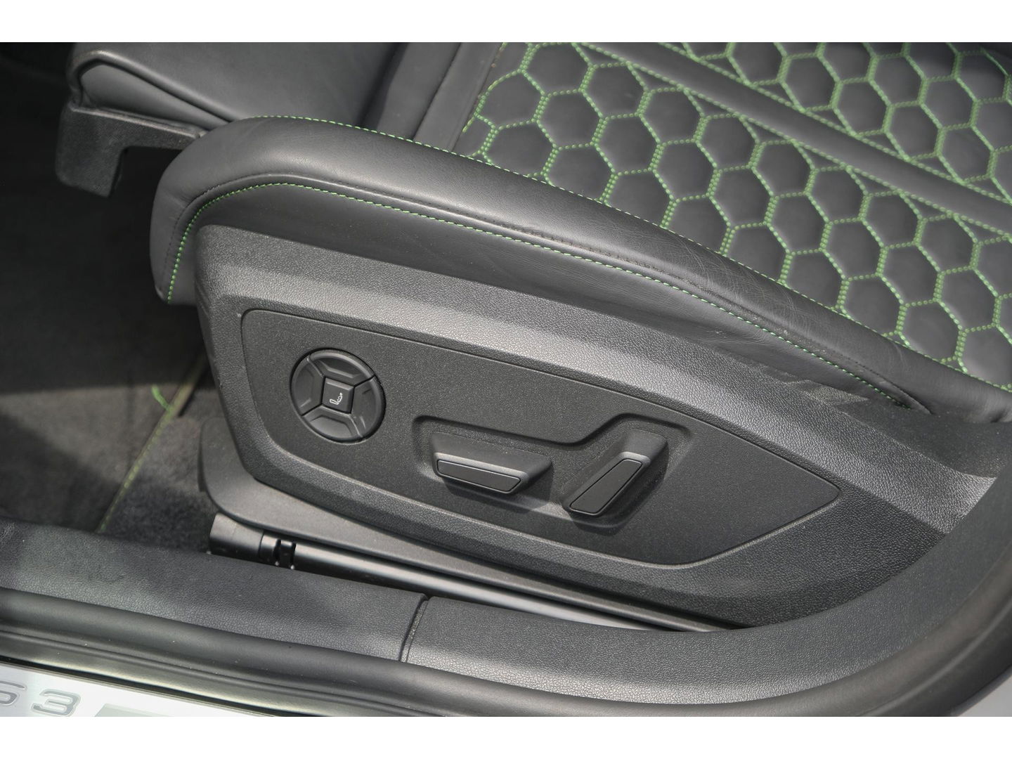 Audi RS3 Sportback 2.5 TFSI 400pk Quattro Hulk Panoramadak *BTW* Keramisch VOL! Massage B&O audio RS Dynamic