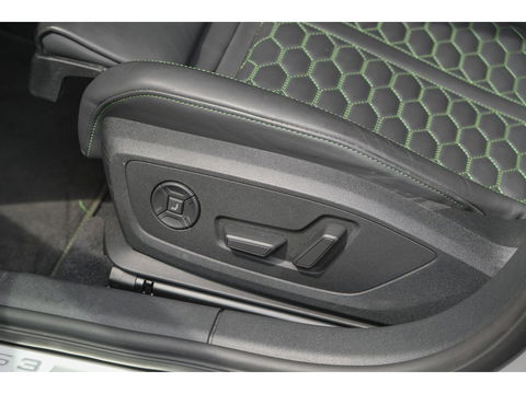 Audi RS3 Sportback 2.5 TFSI 400pk Quattro Hulk Panoramadak *BTW* Keramisch VOL! Massage B&O audio RS Dynamic