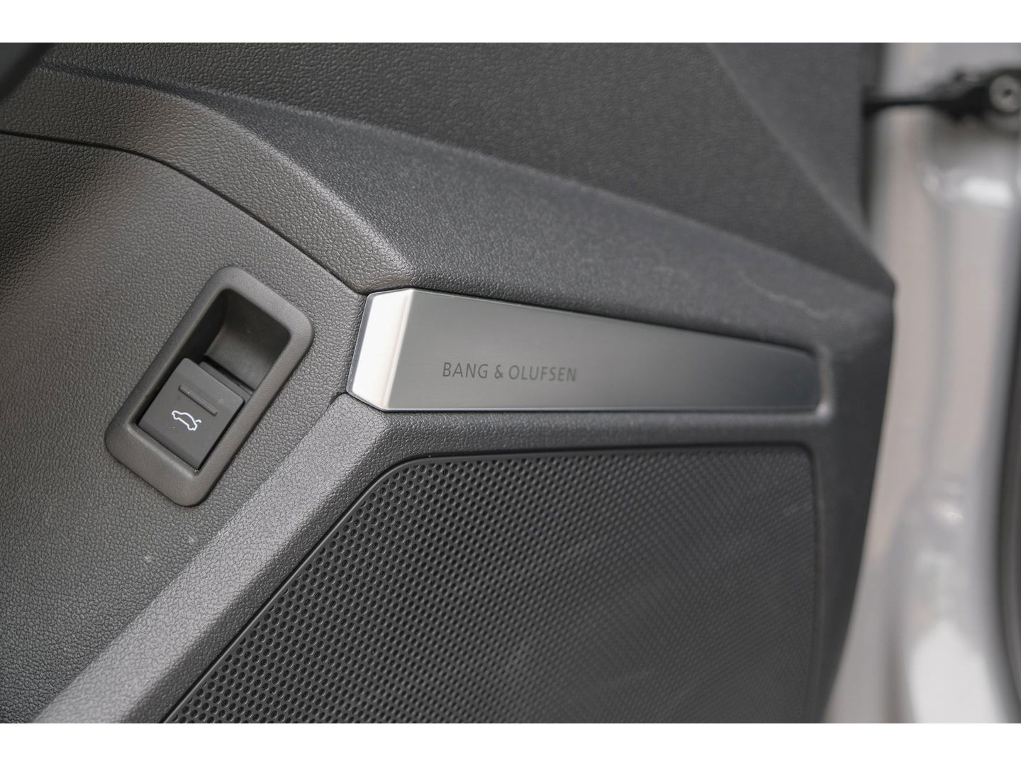 Audi RS3 Sportback 2.5 TFSI 400pk Quattro Hulk Panoramadak *BTW* Keramisch VOL! Massage B&O audio RS Dynamic