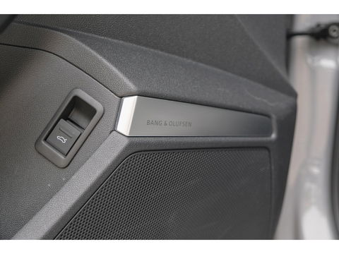 Audi RS3 Sportback 2.5 TFSI 400pk Quattro Hulk Panoramadak *BTW* Keramisch VOL! Massage B&O audio RS Dynamic