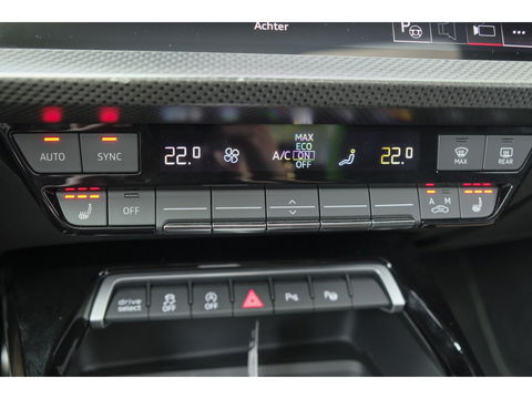 Audi RS3 Sportback 2.5 TFSI 400pk Quattro Hulk Panoramadak *BTW* Keramisch VOL! Massage B&O audio RS Dynamic