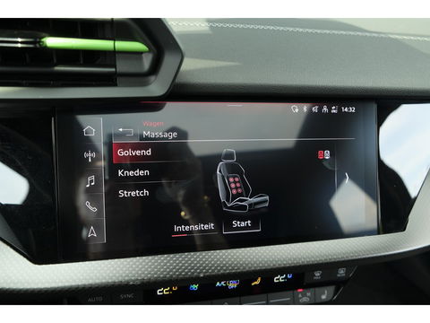 Audi RS3 Sportback 2.5 TFSI 400pk Quattro Hulk Panoramadak *BTW* Keramisch VOL! Massage B&O audio RS Dynamic
