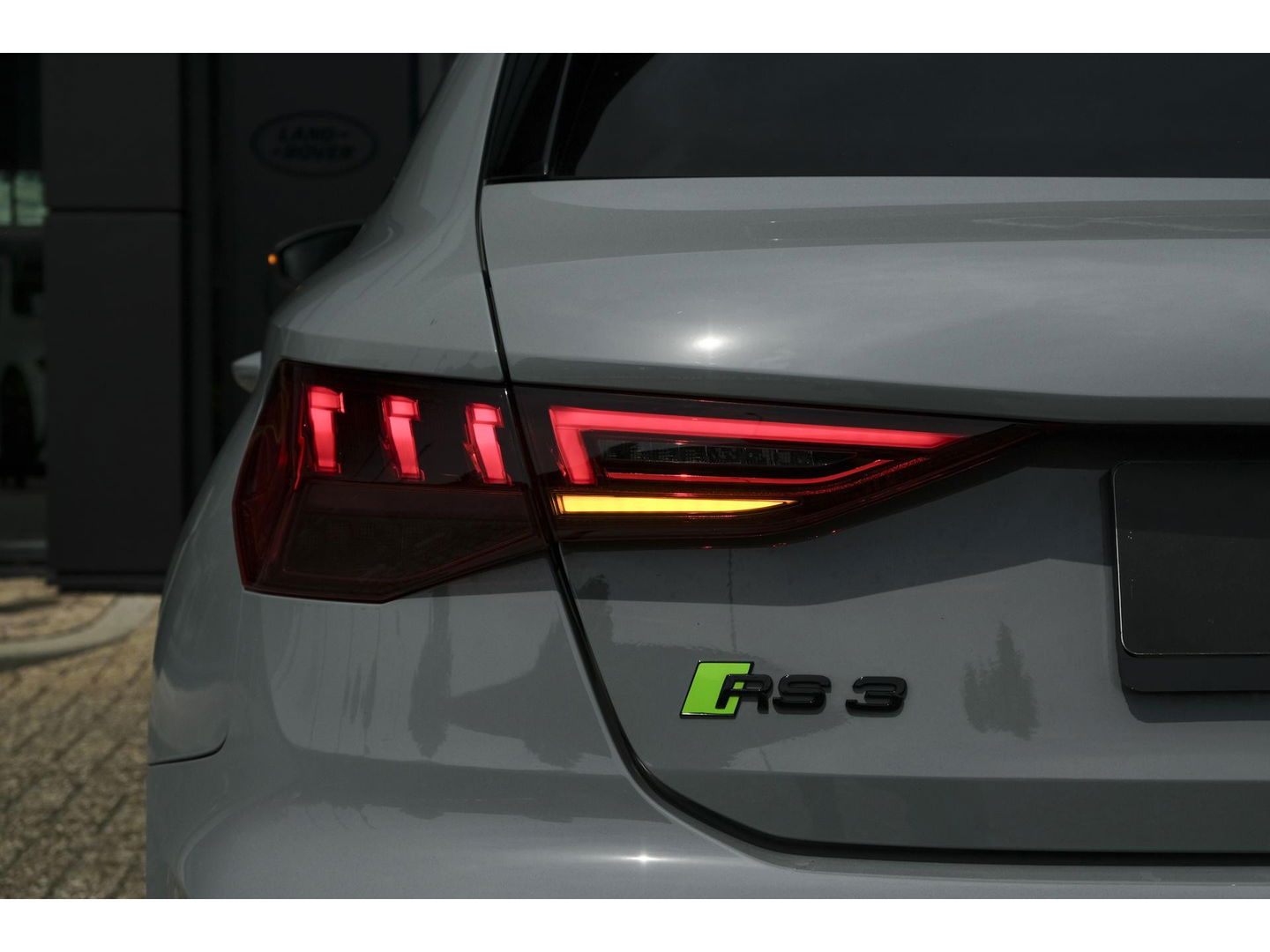 Audi RS3 Sportback 2.5 TFSI 400pk Quattro Hulk Panoramadak *BTW* Keramisch VOL! Massage B&O audio RS Dynamic