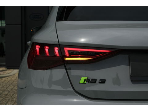 Audi RS3 Sportback 2.5 TFSI 400pk Quattro Hulk Panoramadak *BTW* Keramisch VOL! Massage B&O audio RS Dynamic