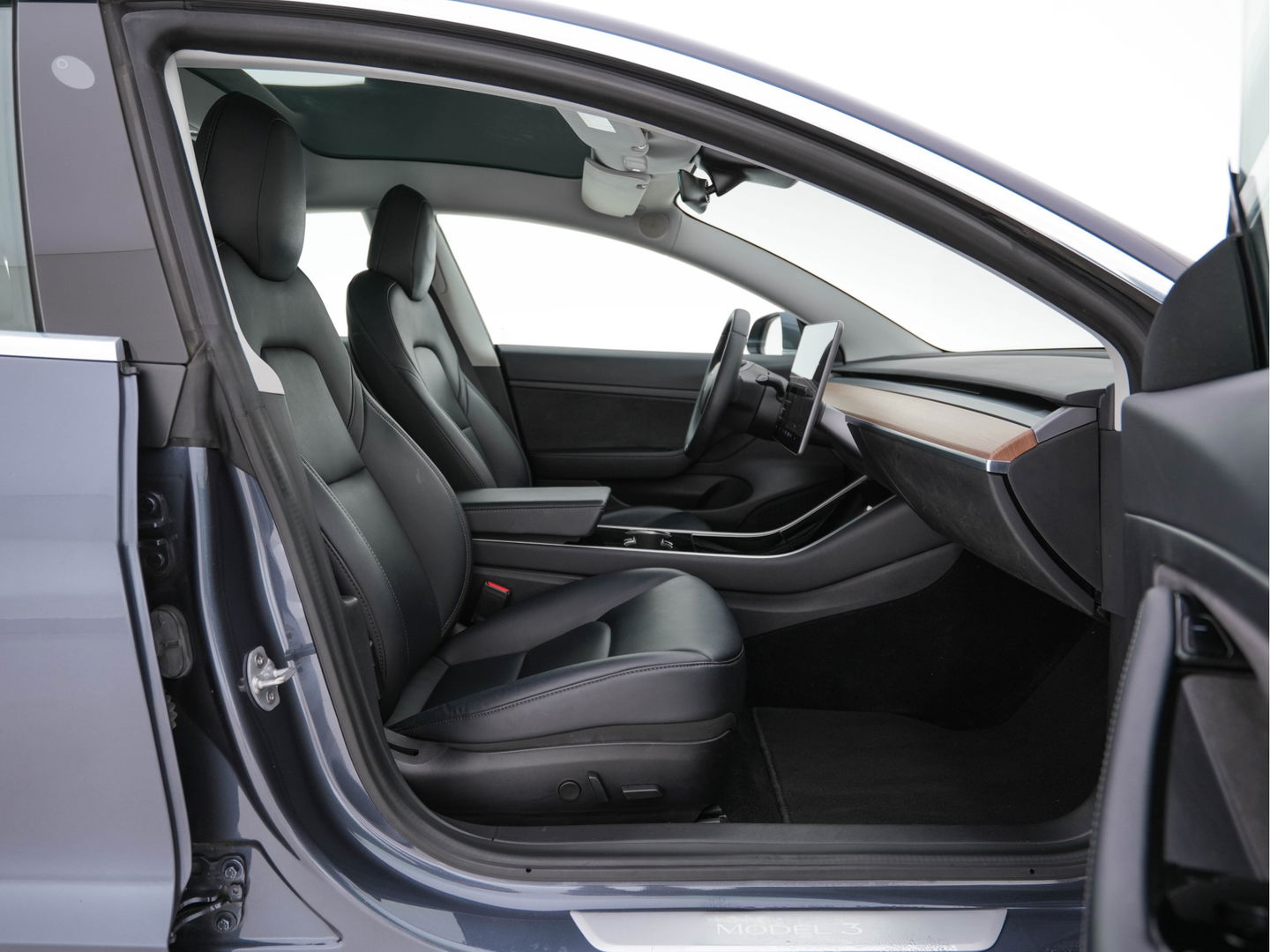 Tesla Model 3 Standard RWD Plus 60 kWh [ 3-Fase ] (INCL-BTW) Aut. *PANO | AUTO-PILOT | FULL-LEATHER | KEYLESS | FULL-LED | MEMORY-PACK | SURROUND-VIEW | DAB | CARPLAY | DIGI-COCKPIT | LANE-ASSIST | COMFORT-SEATS | 18"ALU*