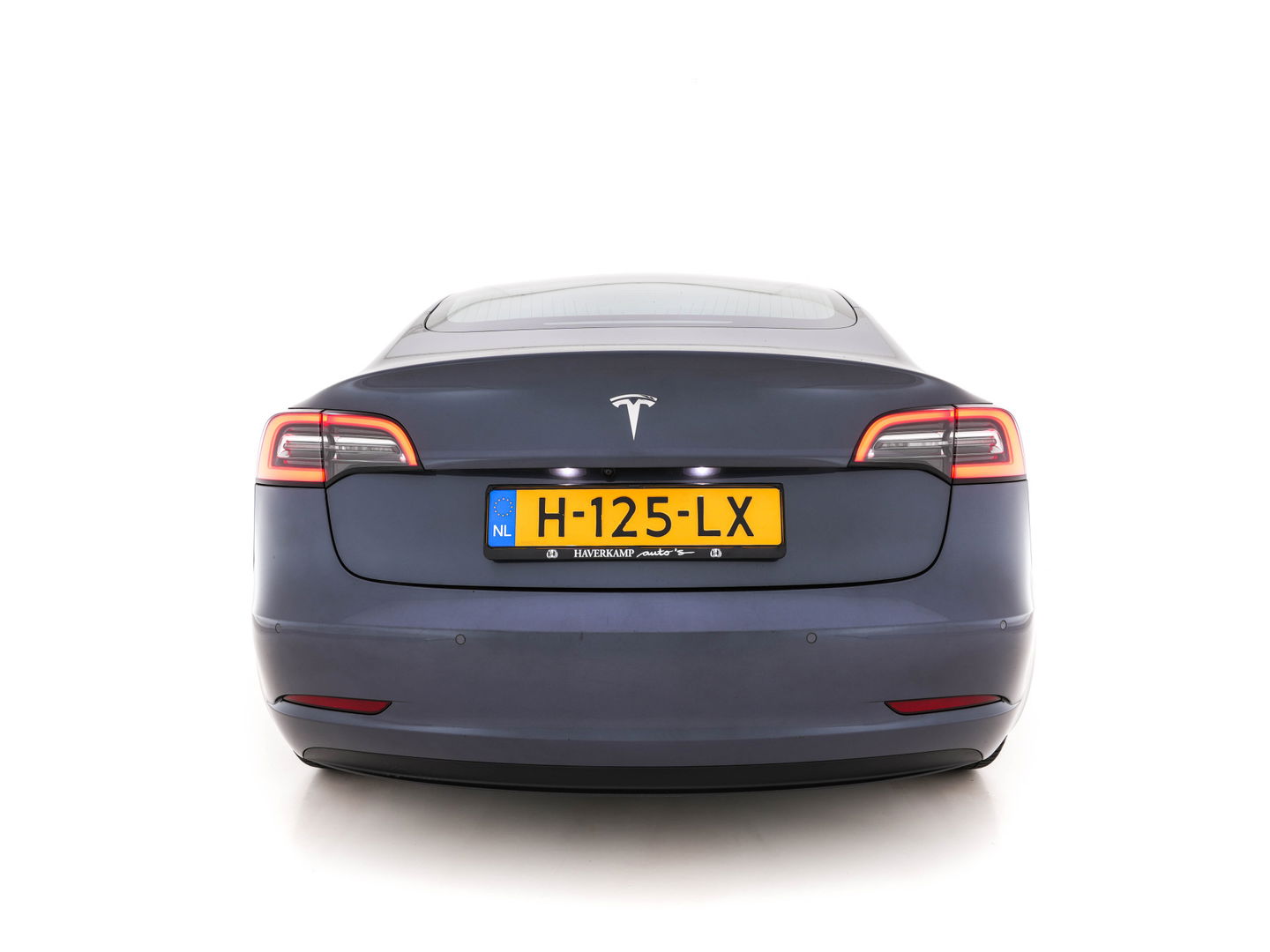 Tesla Model 3 Standard RWD Plus 60 kWh [ 3-Fase ] (INCL-BTW) Aut. *PANO | AUTO-PILOT | FULL-LEATHER | KEYLESS | FULL-LED | MEMORY-PACK | SURROUND-VIEW | DAB | CARPLAY | DIGI-COCKPIT | LANE-ASSIST | COMFORT-SEATS | 18"ALU*