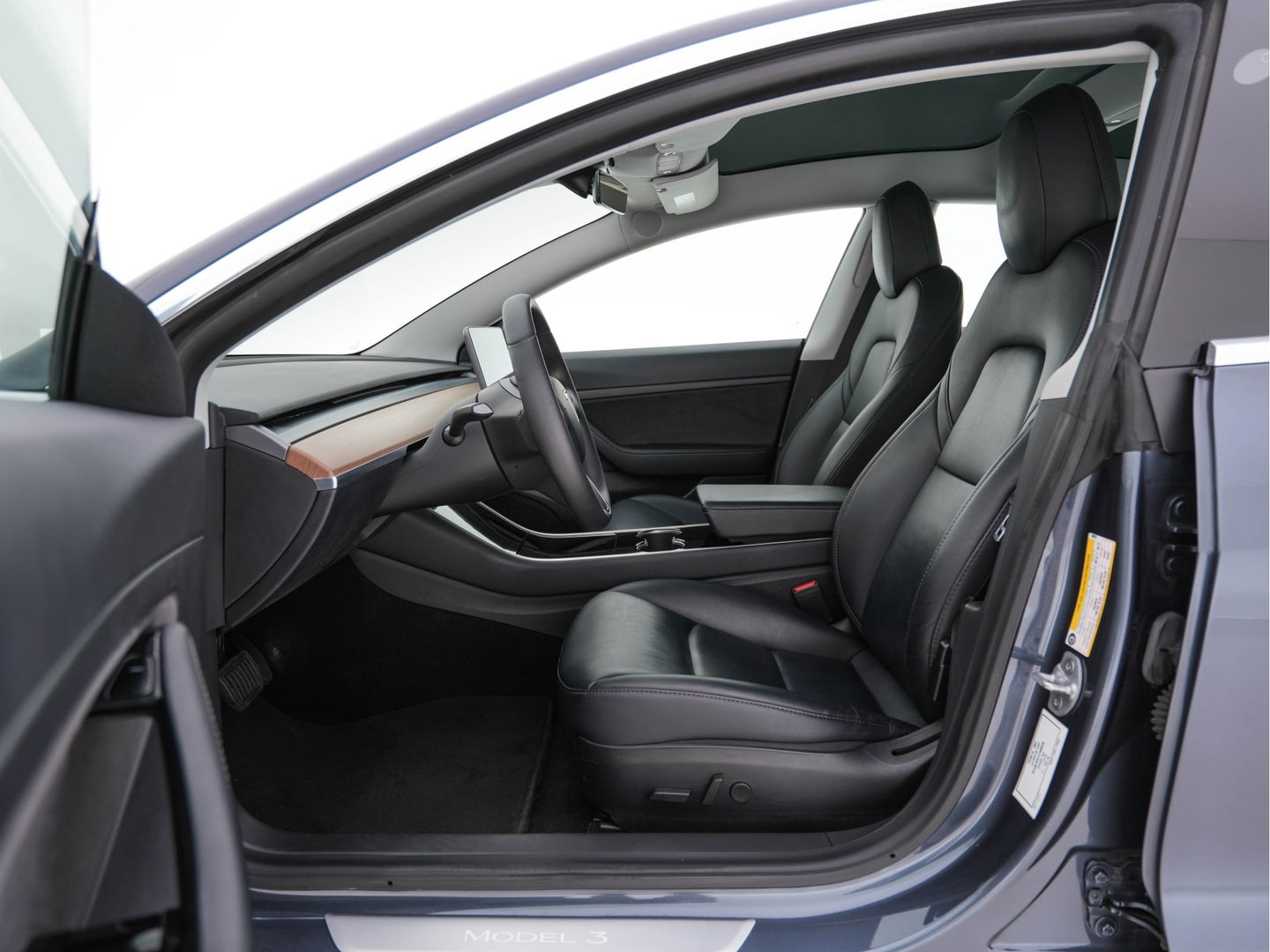 Tesla Model 3 Standard RWD Plus 60 kWh [ 3-Fase ] (INCL-BTW) Aut. *PANO | AUTO-PILOT | FULL-LEATHER | KEYLESS | FULL-LED | MEMORY-PACK | SURROUND-VIEW | DAB | CARPLAY | DIGI-COCKPIT | LANE-ASSIST | COMFORT-SEATS | 18"ALU*