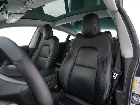 Tesla Model 3 Standard RWD Plus 60 kWh [ 3-Fase ] (INCL-BTW) Aut. *PANO | AUTO-PILOT | FULL-LEATHER | KEYLESS | FULL-LED | MEMORY-PACK | SURROUND-VIEW | DAB | CARPLAY | DIGI-COCKPIT | LANE-ASSIST | COMFORT-SEATS | 18"ALU*