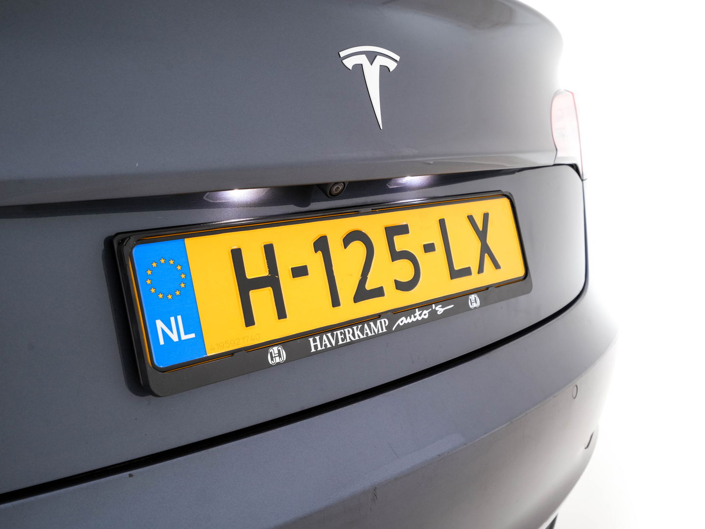 Tesla Model 3 Standard RWD Plus 60 kWh [ 3-Fase ] (INCL-BTW) Aut. *PANO | AUTO-PILOT | FULL-LEATHER | KEYLESS | FULL-LED | MEMORY-PACK | SURROUND-VIEW | DAB | CARPLAY | DIGI-COCKPIT | LANE-ASSIST | COMFORT-SEATS | 18"ALU*