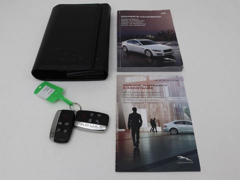 Jaguar XE 2.0 D Portfolio | Panoramadak | Leder | Stoel & Stuurverwarming | Camera | Head-up display | Keyless | Cruise control | Carplay