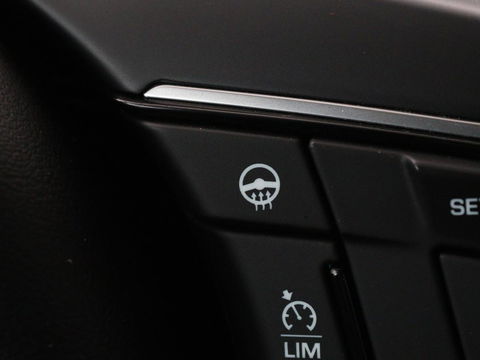 Jaguar XE 2.0 D Portfolio | Panoramadak | Leder | Stoel & Stuurverwarming | Camera | Head-up display | Keyless | Cruise control | Carplay