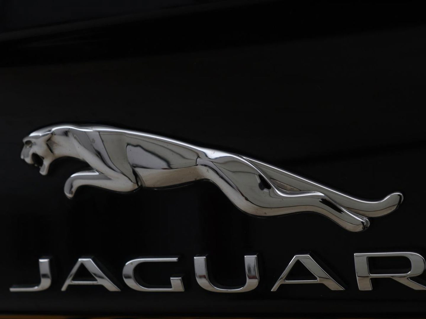 Jaguar XE 2.0 D Portfolio | Panoramadak | Leder | Stoel & Stuurverwarming | Camera | Head-up display | Keyless | Cruise control | Carplay