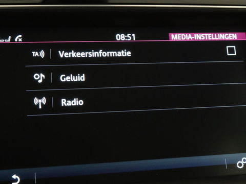 Jaguar XE 2.0 D Portfolio | Panoramadak | Leder | Stoel & Stuurverwarming | Camera | Head-up display | Keyless | Cruise control | Carplay
