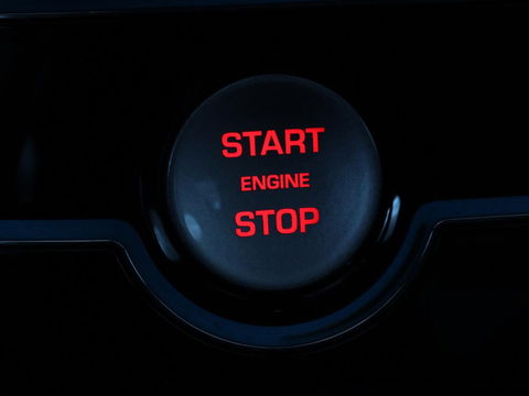 Jaguar XE 2.0 D Portfolio | Panoramadak | Leder | Stoel & Stuurverwarming | Camera | Head-up display | Keyless | Cruise control | Carplay