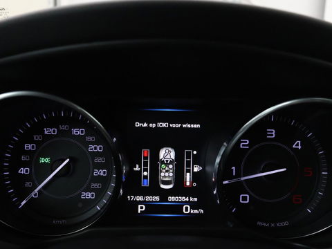 Jaguar XE 2.0 D Portfolio | Panoramadak | Leder | Stoel & Stuurverwarming | Camera | Head-up display | Keyless | Cruise control | Carplay