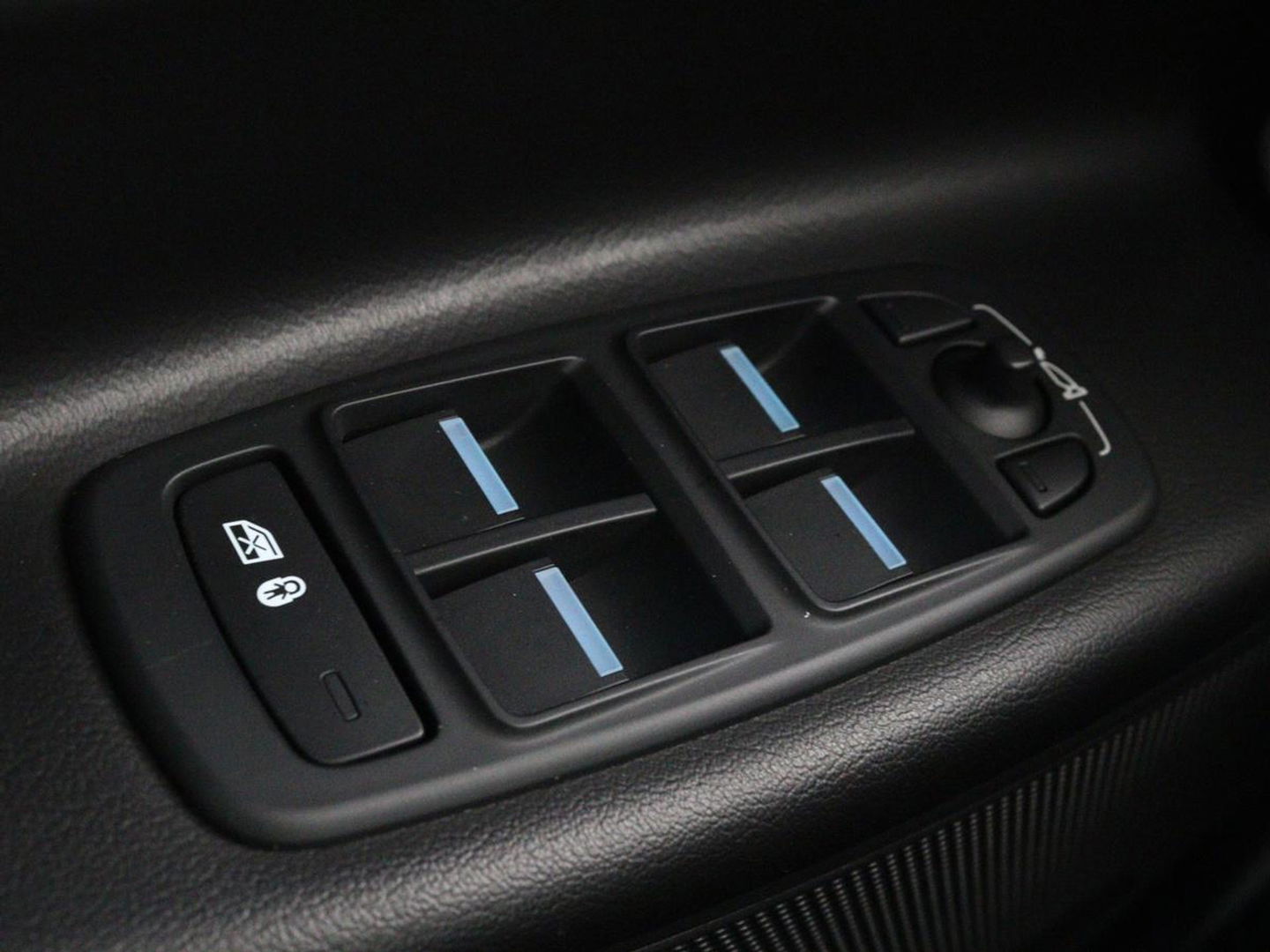 Jaguar XE 2.0 D Portfolio | Panoramadak | Leder | Stoel & Stuurverwarming | Camera | Head-up display | Keyless | Cruise control | Carplay