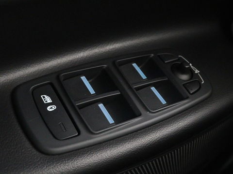 Jaguar XE 2.0 D Portfolio | Panoramadak | Leder | Stoel & Stuurverwarming | Camera | Head-up display | Keyless | Cruise control | Carplay
