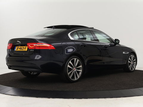 Jaguar XE 2.0 D Portfolio | Panoramadak | Leder | Stoel & Stuurverwarming | Camera | Head-up display | Keyless | Cruise control | Carplay