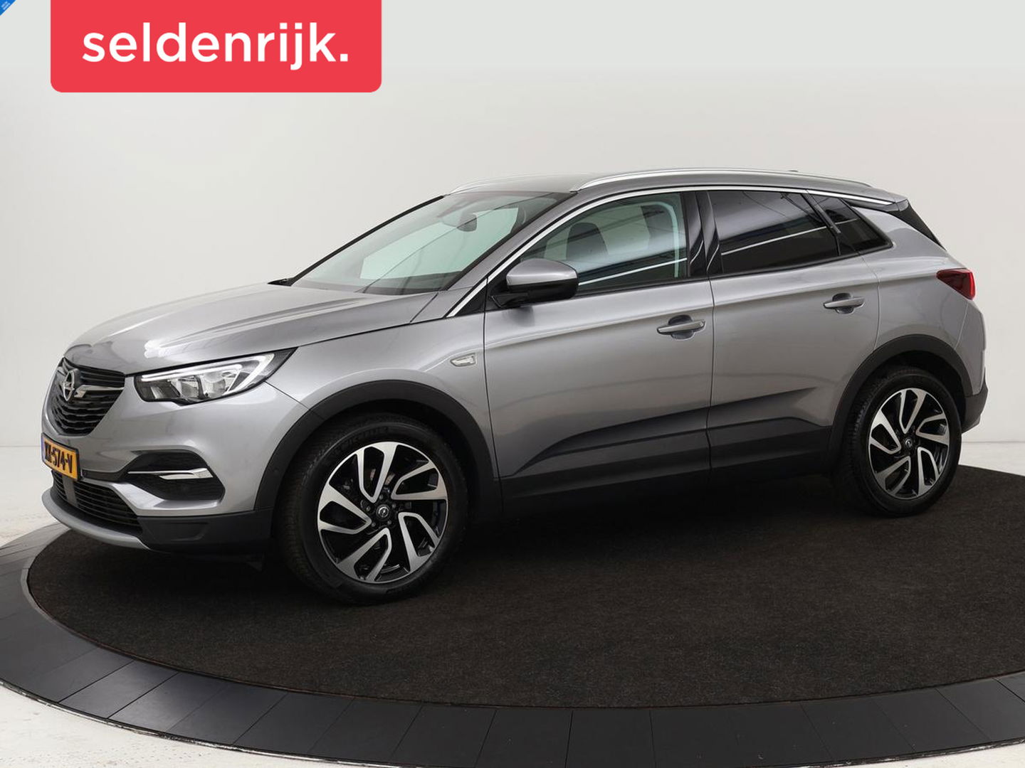Opel Grandland X 1.2 Turbo Business Executive | Cruise control | Afneembare trekhaak | DAB | Elektrische achterklep | Carplay | Keyless