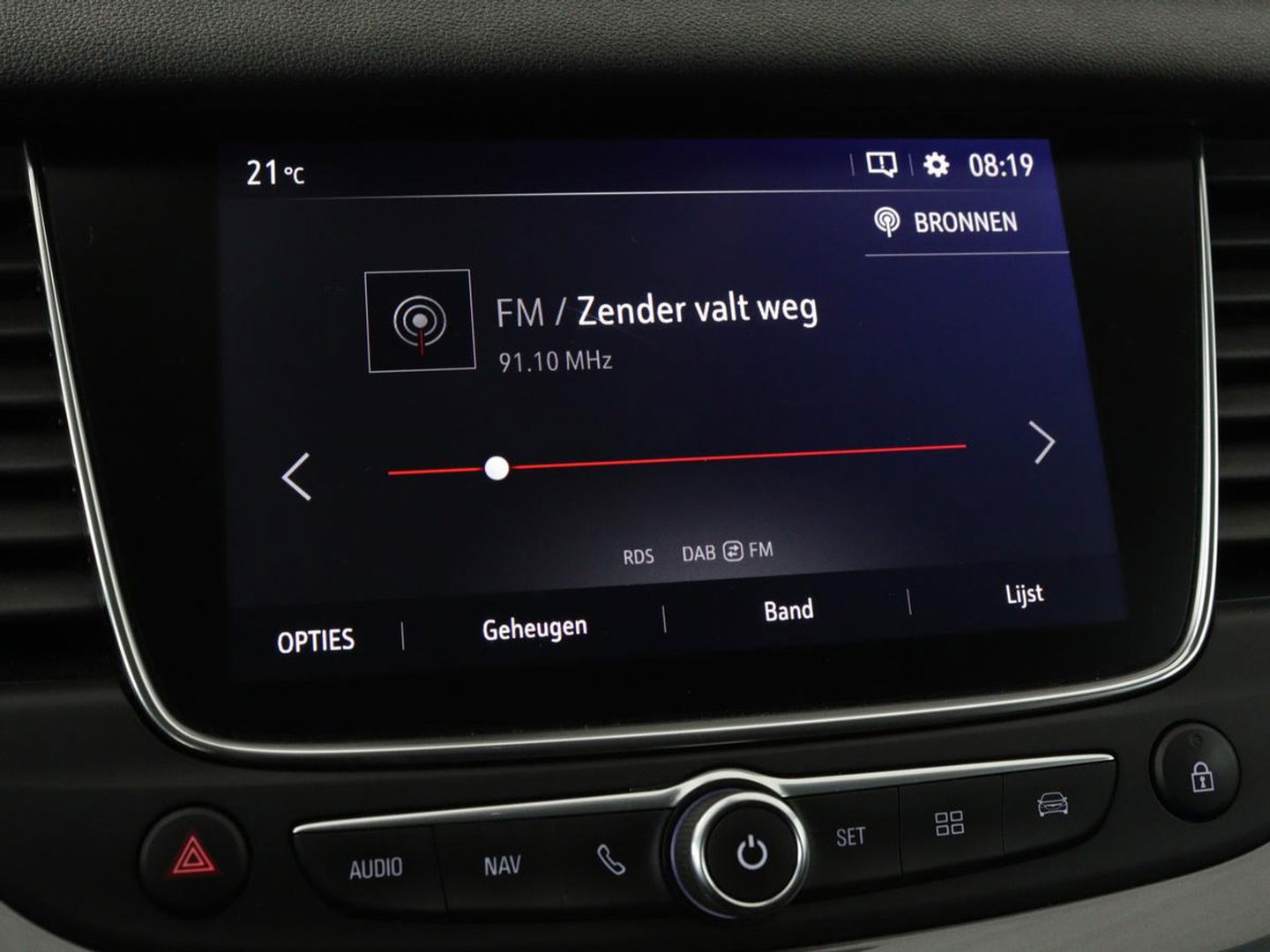 Opel Grandland X 1.2 Turbo Business Executive | Cruise control | Afneembare trekhaak | DAB | Elektrische achterklep | Carplay | Keyless
