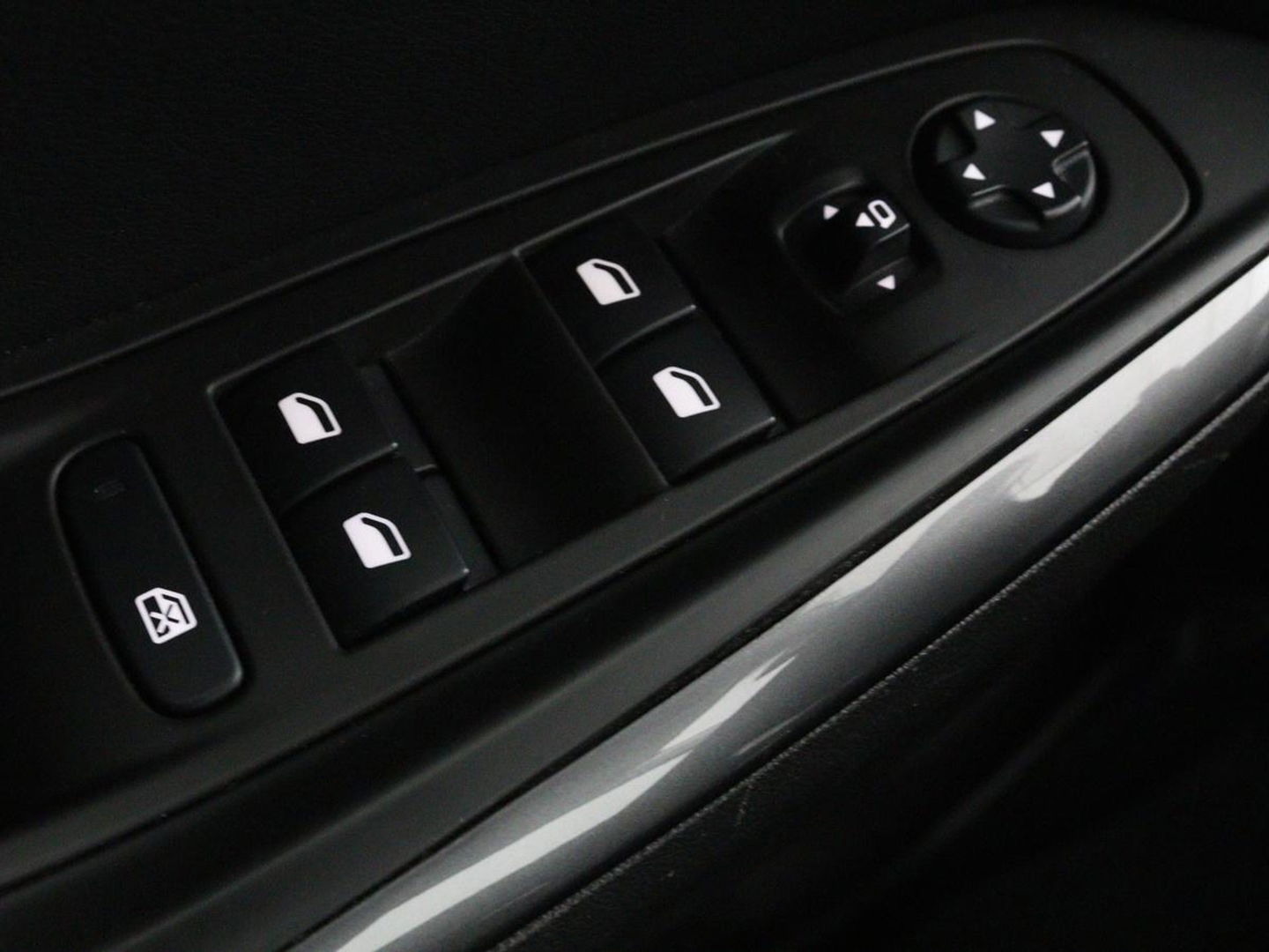 Opel Grandland X 1.2 Turbo Business Executive | Cruise control | Afneembare trekhaak | DAB | Elektrische achterklep | Carplay | Keyless