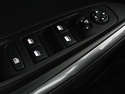 Opel Grandland X 1.2 Turbo Business Executive | Cruise control | Afneembare trekhaak | DAB | Elektrische achterklep | Carplay | Keyless