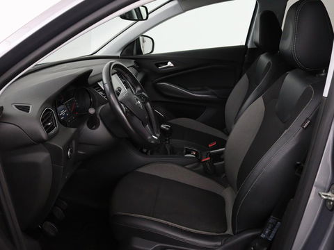 Opel Grandland X 1.2 Turbo Business Executive | Cruise control | Afneembare trekhaak | DAB | Elektrische achterklep | Carplay | Keyless