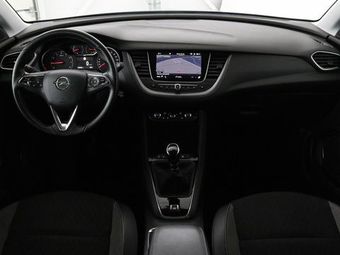 Opel Grandland X 1.2 Turbo Business Executive | Cruise control | Afneembare trekhaak | DAB | Elektrische achterklep | Carplay | Keyless