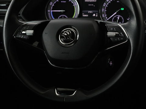 Škoda Superb 1.4 TSI iV BnsEdPlus | Camera | Adaptive cruise | Memory seats | Carplay | Stoelverwarming| Navigatie | Alcantara | Keyless