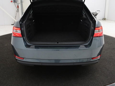 Škoda Superb 1.4 TSI iV BnsEdPlus | Camera | Adaptive cruise | Memory seats | Carplay | Stoelverwarming| Navigatie | Alcantara | Keyless