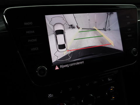 Škoda Superb 1.4 TSI iV BnsEdPlus | Camera | Adaptive cruise | Memory seats | Carplay | Stoelverwarming| Navigatie | Alcantara | Keyless