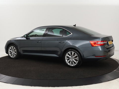 Škoda Superb 1.4 TSI iV BnsEdPlus | Camera | Adaptive cruise | Memory seats | Carplay | Stoelverwarming| Navigatie | Alcantara | Keyless