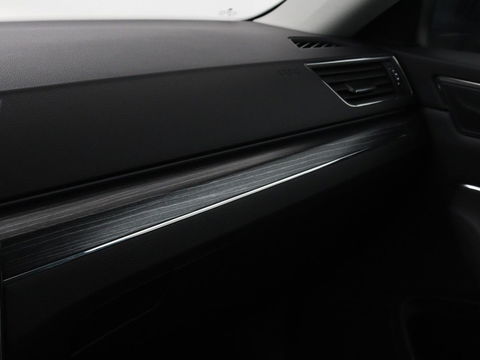 Škoda Superb 1.4 TSI iV BnsEdPlus | Camera | Adaptive cruise | Memory seats | Carplay | Stoelverwarming| Navigatie | Alcantara | Keyless