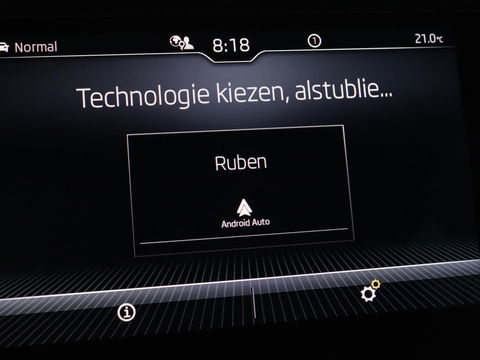 Škoda Superb 1.4 TSI iV BnsEdPlus | Camera | Adaptive cruise | Memory seats | Carplay | Stoelverwarming| Navigatie | Alcantara | Keyless