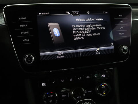 Škoda Superb 1.4 TSI iV BnsEdPlus | Camera | Adaptive cruise | Memory seats | Carplay | Stoelverwarming| Navigatie | Alcantara | Keyless