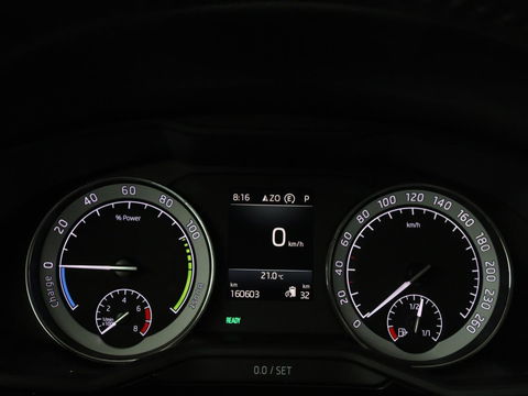 Škoda Superb 1.4 TSI iV BnsEdPlus | Camera | Adaptive cruise | Memory seats | Carplay | Stoelverwarming| Navigatie | Alcantara | Keyless