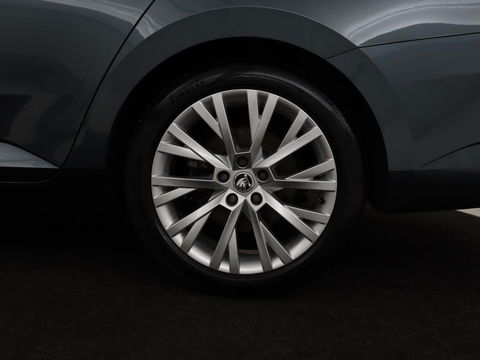 Škoda Superb 1.4 TSI iV BnsEdPlus | Camera | Adaptive cruise | Memory seats | Carplay | Stoelverwarming| Navigatie | Alcantara | Keyless