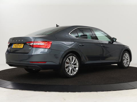 Škoda Superb 1.4 TSI iV BnsEdPlus | Camera | Adaptive cruise | Memory seats | Carplay | Stoelverwarming| Navigatie | Alcantara | Keyless