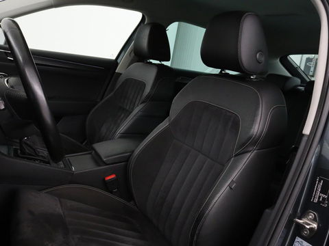 Škoda Superb 1.4 TSI iV BnsEdPlus | Camera | Adaptive cruise | Memory seats | Carplay | Stoelverwarming| Navigatie | Alcantara | Keyless