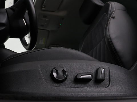 Škoda Superb 1.4 TSI iV BnsEdPlus | Camera | Adaptive cruise | Memory seats | Carplay | Stoelverwarming| Navigatie | Alcantara | Keyless