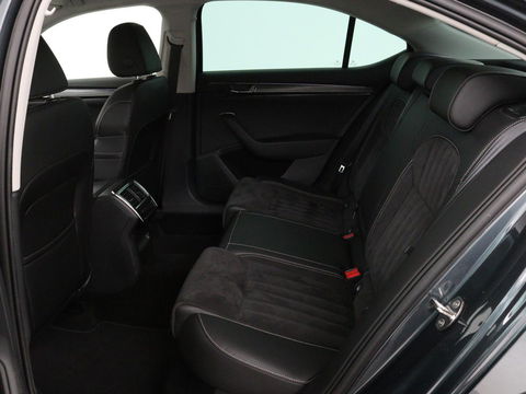 Škoda Superb 1.4 TSI iV BnsEdPlus | Camera | Adaptive cruise | Memory seats | Carplay | Stoelverwarming| Navigatie | Alcantara | Keyless