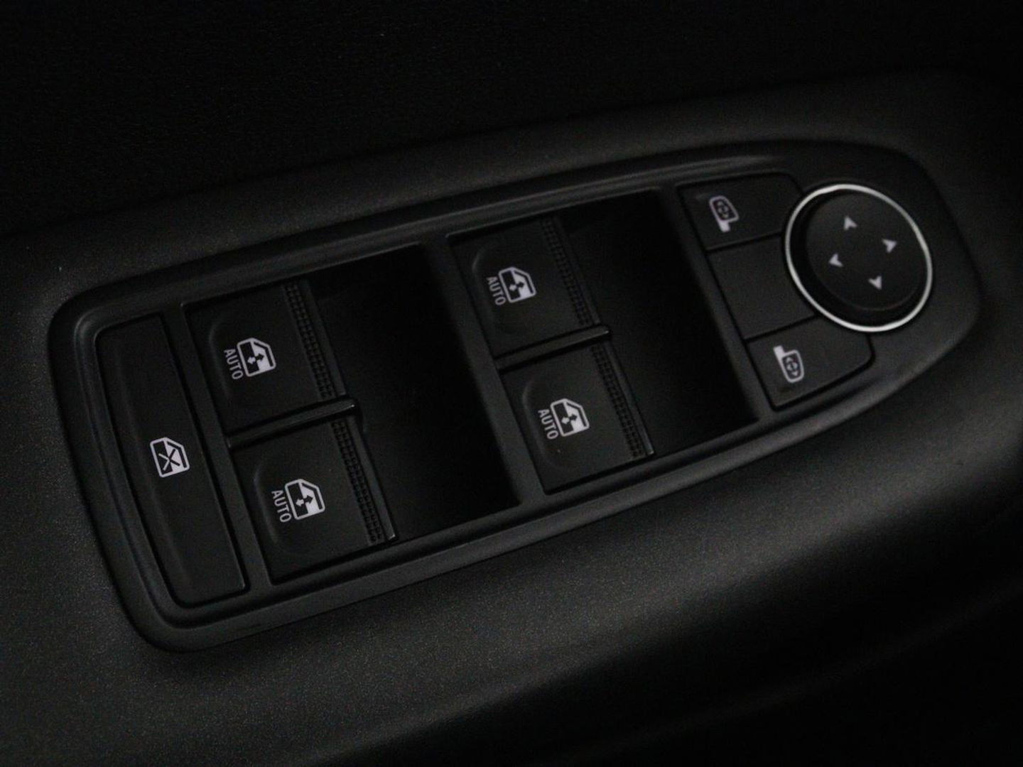 Renault Captur 1.0 TCe 90 Zen | Camera | Cruise control | PDC | Full LED | Navigatie | Carplay | DAB | LMV 17 inch |