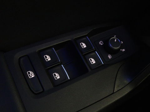 SEAT Leon Sportstourer 1.4 TSI eHybrid PHEV FR Business Intense | Camera | Stoel & Stuurverwarming | Trekhaak | Carplay | Full LED | Sfeerverlichting