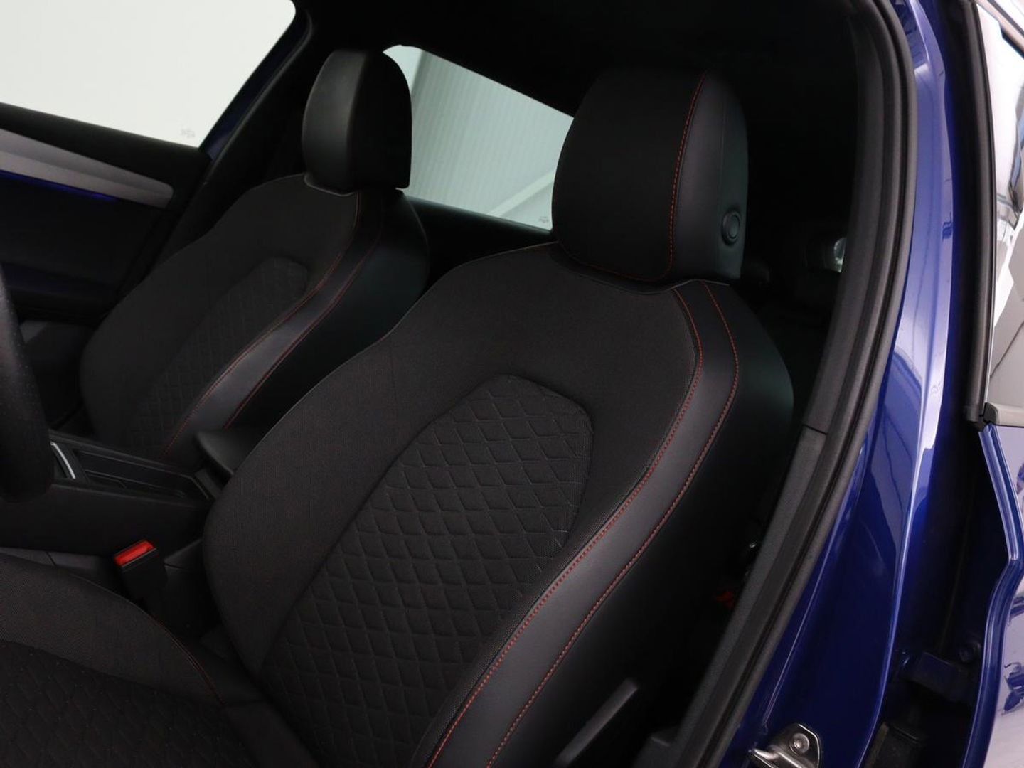 SEAT Leon Sportstourer 1.4 TSI eHybrid PHEV FR Business Intense | Camera | Stoel & Stuurverwarming | Trekhaak | Carplay | Full LED | Sfeerverlichting