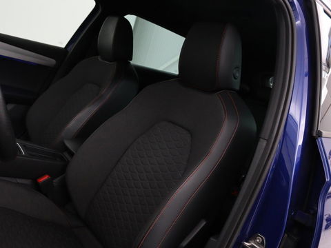 SEAT Leon Sportstourer 1.4 TSI eHybrid PHEV FR Business Intense | Camera | Stoel & Stuurverwarming | Trekhaak | Carplay | Full LED | Sfeerverlichting